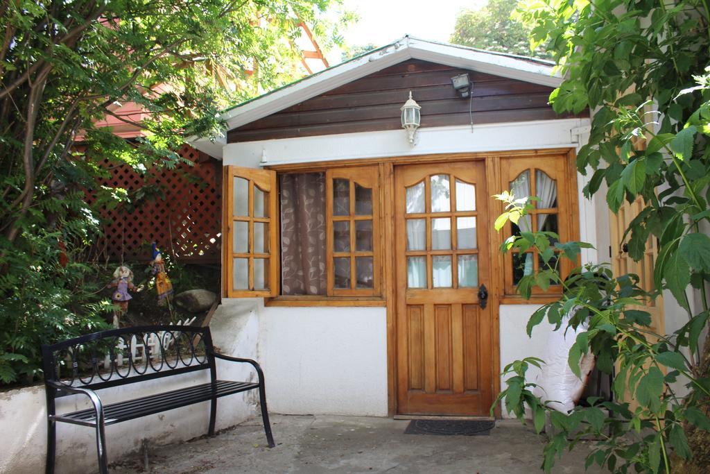 Hostal Y Cabanas Ainil Punta Arenas Exteriör bild