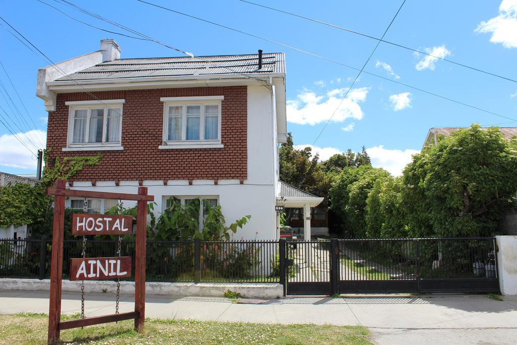 Hostal Y Cabanas Ainil Punta Arenas Exteriör bild