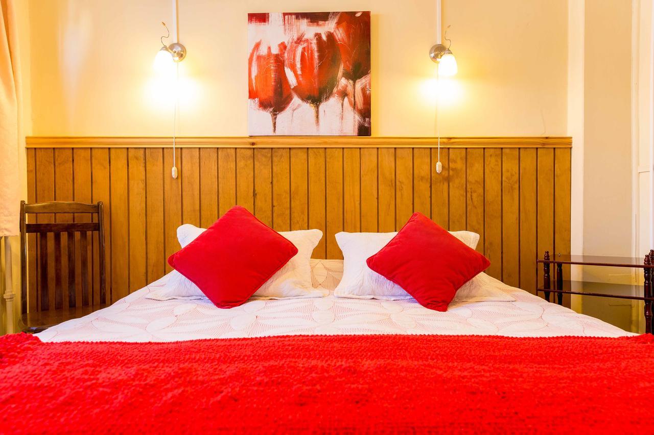 Hostal Y Cabanas Ainil Punta Arenas Exteriör bild