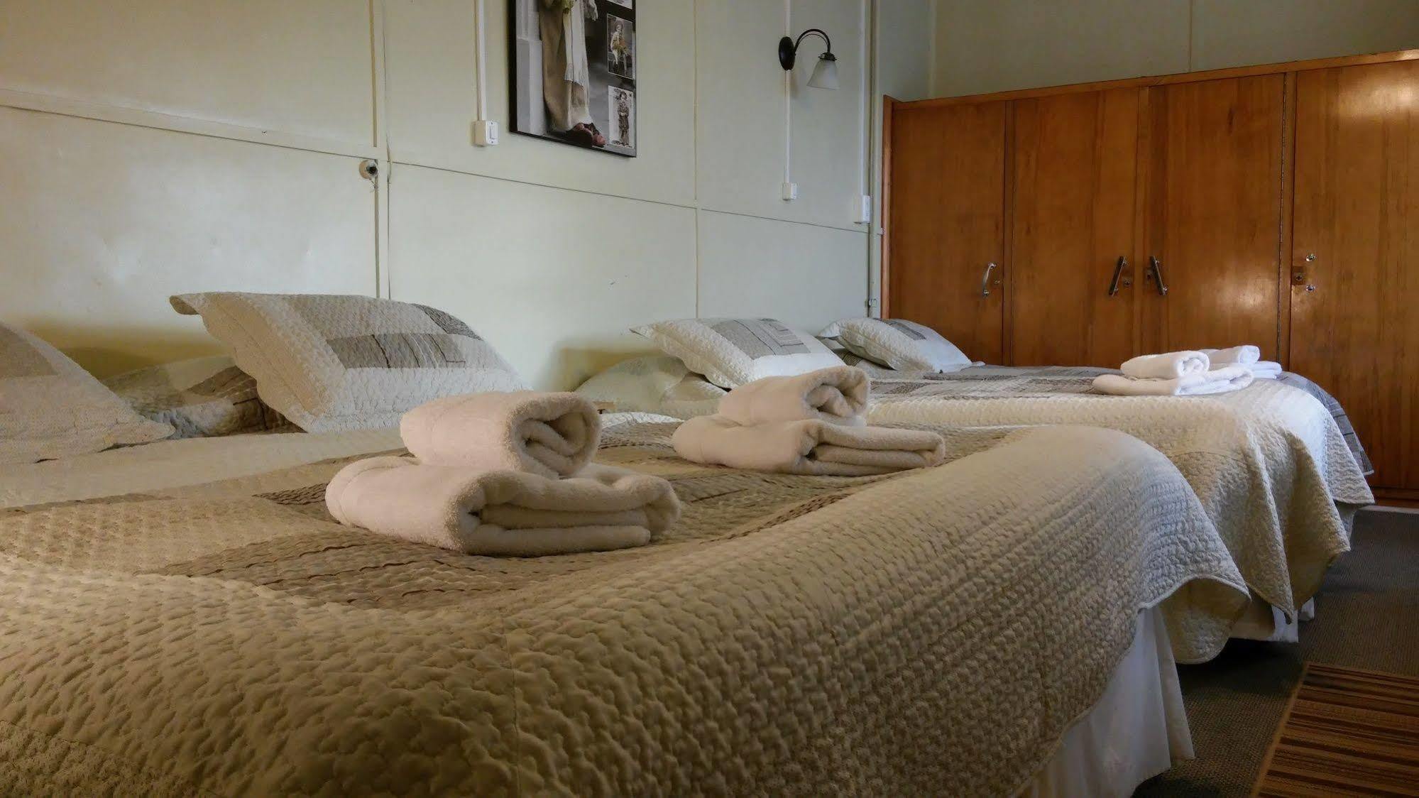 Hostal Y Cabanas Ainil Punta Arenas Exteriör bild
