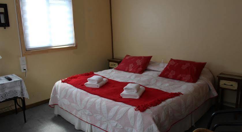 Hostal Y Cabanas Ainil Punta Arenas Exteriör bild