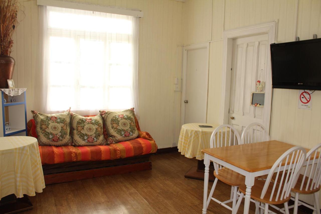 Hostal Y Cabanas Ainil Punta Arenas Exteriör bild