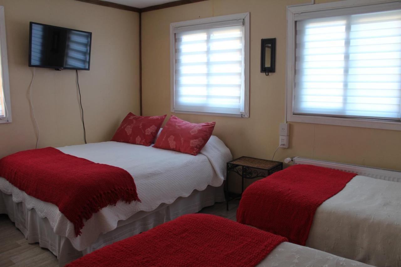 Hostal Y Cabanas Ainil Punta Arenas Exteriör bild